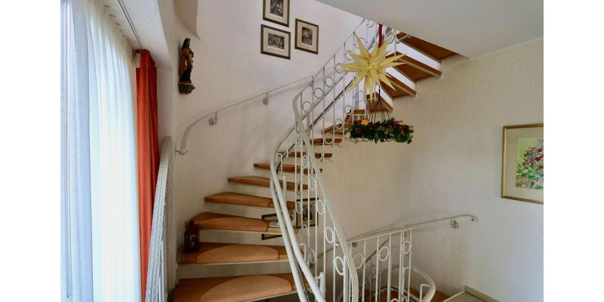 Etagenwohnung Overath - 3 Zimmer, 100 m&sup2;, 1.000&euro; | Angebot:24992525