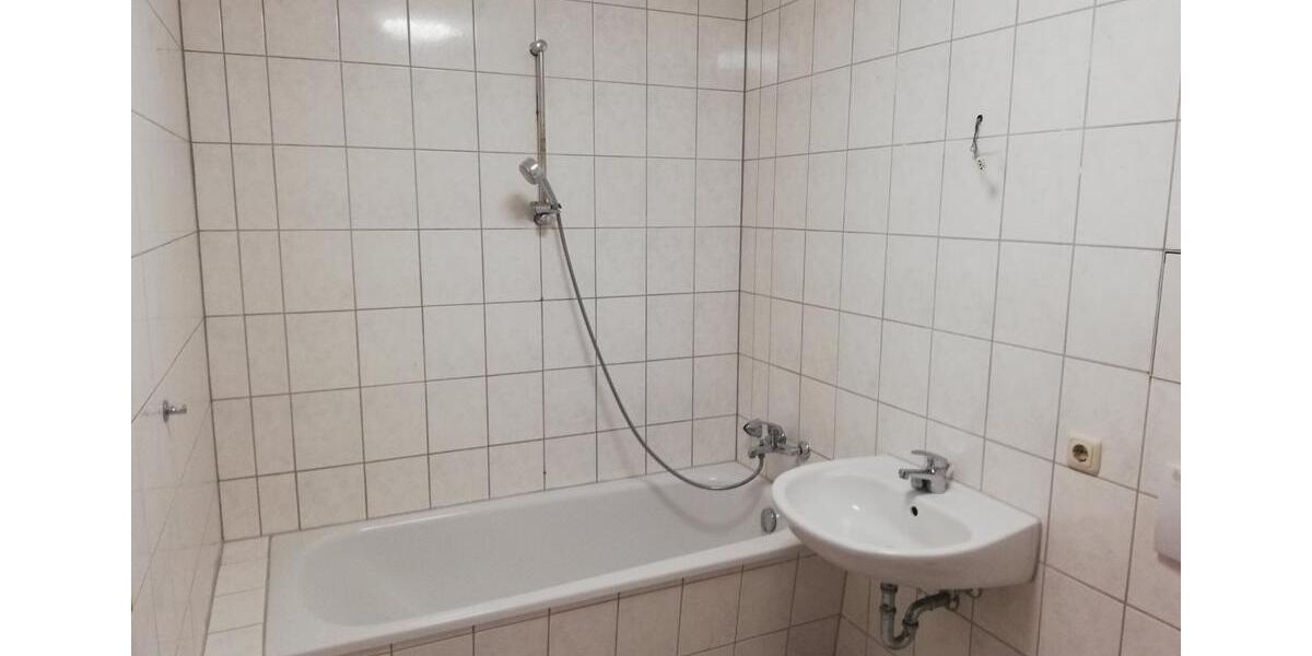 Dachgeschoßwohnung Schmölln - 2 Zimmer, 61 m&sup2;, 285&euro; | Angebot:24780289