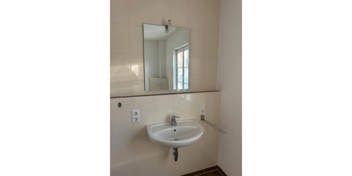 Dachgeschoßwohnung Berge - 2 Zimmer, 67 m&sup2;, 650&euro; | Angebot:24753009