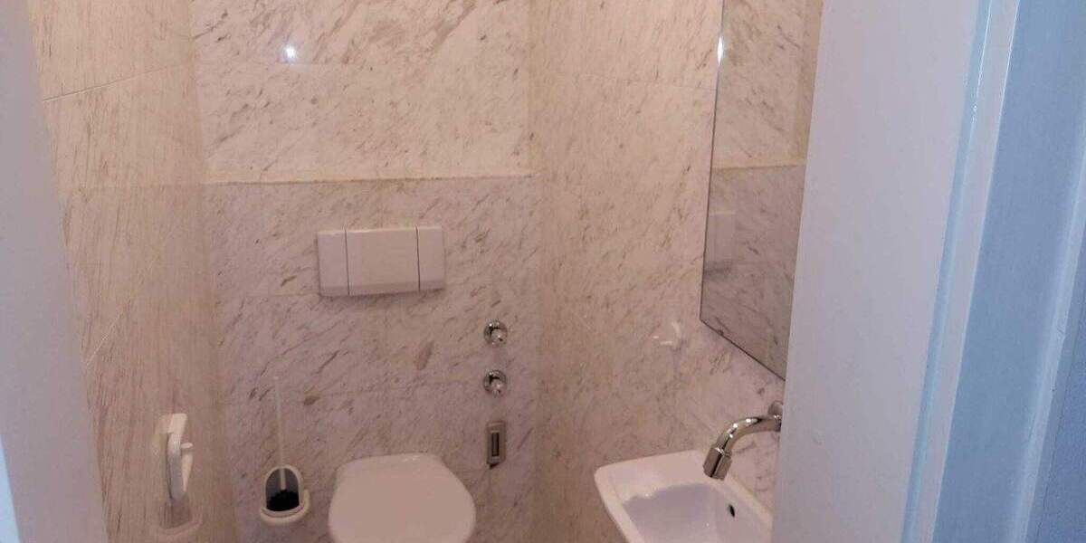 Geräumige 3,5 Zimmer Wohnung in bester Lage direkt an der Wöhrder Wiese mit Stellplatz 3 zimmer