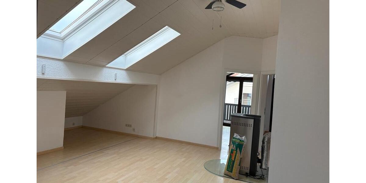 Dachgeschoßwohnung Garching an der Alz - 3.5 Zimmer, 88 m&sup2;, 800&euro; | Angebot:26375361