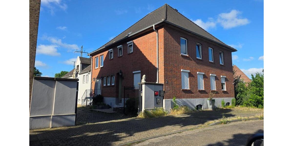 Etagenwohnung Emmerich am Rhein - 4 Zimmer, 130 m&sup2;, 905&euro; | Angebot:25253348