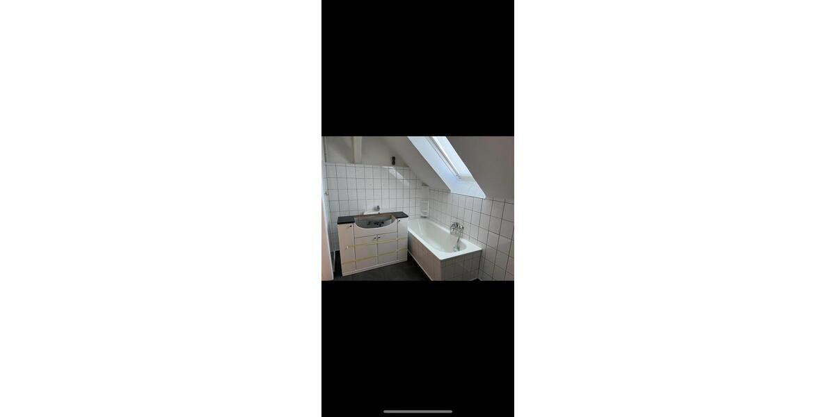 Dachgeschoßwohnung Alfeld (Leine) - 4 Zimmer, 90 m&sup2;, 630&euro; | Angebot:25049590