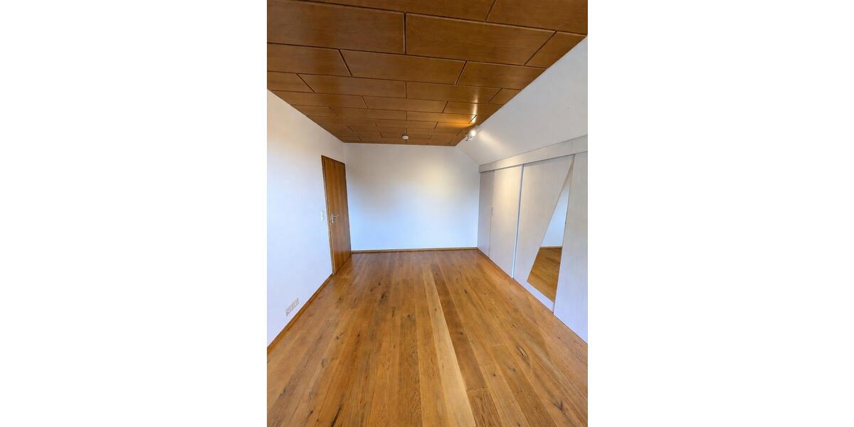 Dachgeschoßwohnung Nieste - 2 Zimmer, 82 m&sup2;, 650&euro; | Angebot:26626600