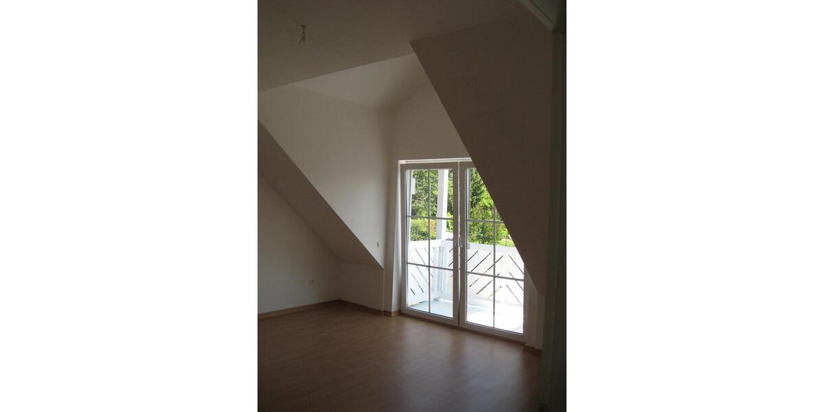 Dachgeschoßwohnung Waldrach - 3 Zimmer, 65 m&sup2;, 560&euro; | Angebot:26536469