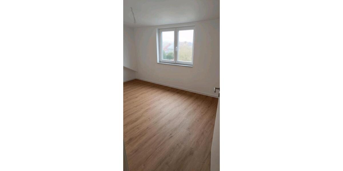 Dachgeschoßwohnung Bottrop Ebel - 2.5 Zimmer, 73 m&sup2;, 900&euro; | Angebot:25217928