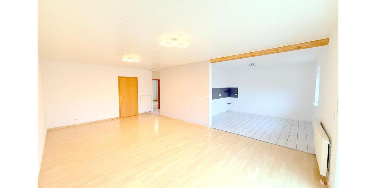 Helle 85m² Whg.frisch renoviert inkl. Vollbad,Gäste WC & Rolläden 3 zimmer