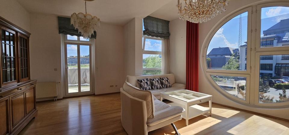 Komplett ausgestattete 4-Zimmer-Wohnung Zentral gelegen. 135 m²