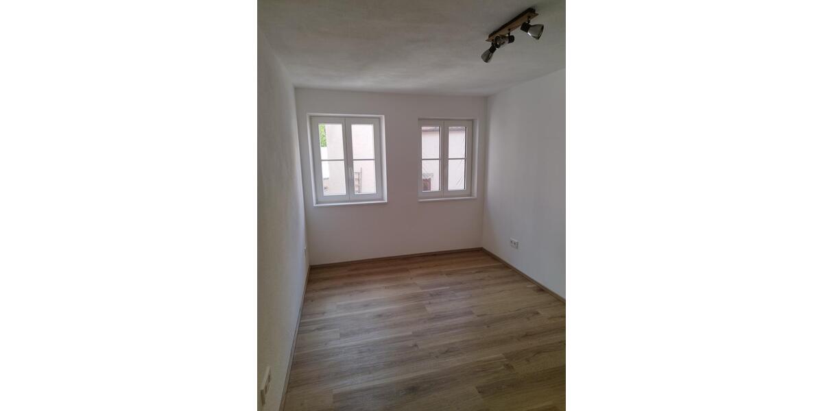 Etagenwohnung Nördlingen - 3 Zimmer, 85 m&sup2;, 1.050&euro; | Angebot:26022256