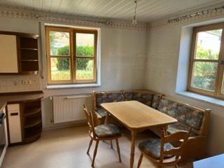 Erdgeschoßwohnung Schwandorf - 3 Zimmer, 108 m&sup2;, 1.200&euro; | Angebot:24837363