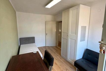 Heller 14qm Zimmer in 4er WG 4 zimmer