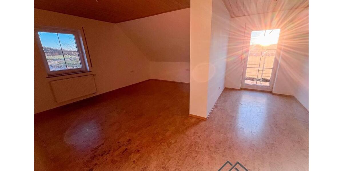 Dachgeschoßwohnung Neustadt an der Aisch - 3.5 Zimmer, 125 m&sup2;, 990&euro; | Angebot:25869150