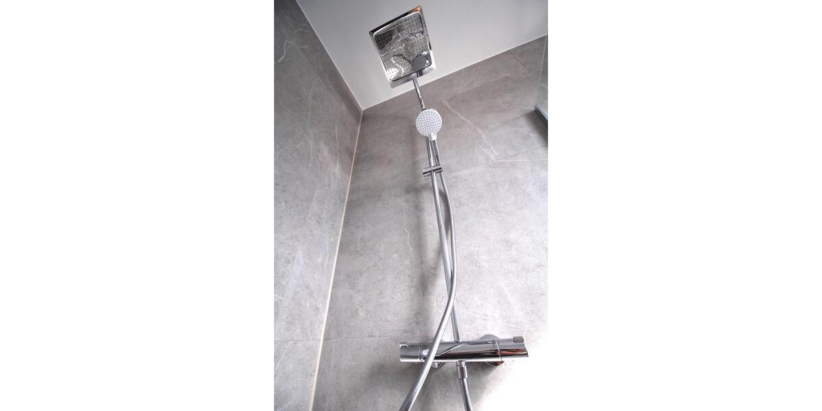 2-Zi-Dachgeschoß hochwertig renoviert und ausgestattet 2 zimmer