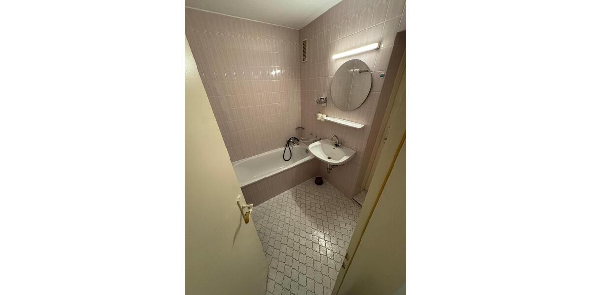 Etagenwohnung München Pasing-Obermenzing - 4 Zimmer, 95 m&sup2;, 2.500&euro; | Angebot:26161584