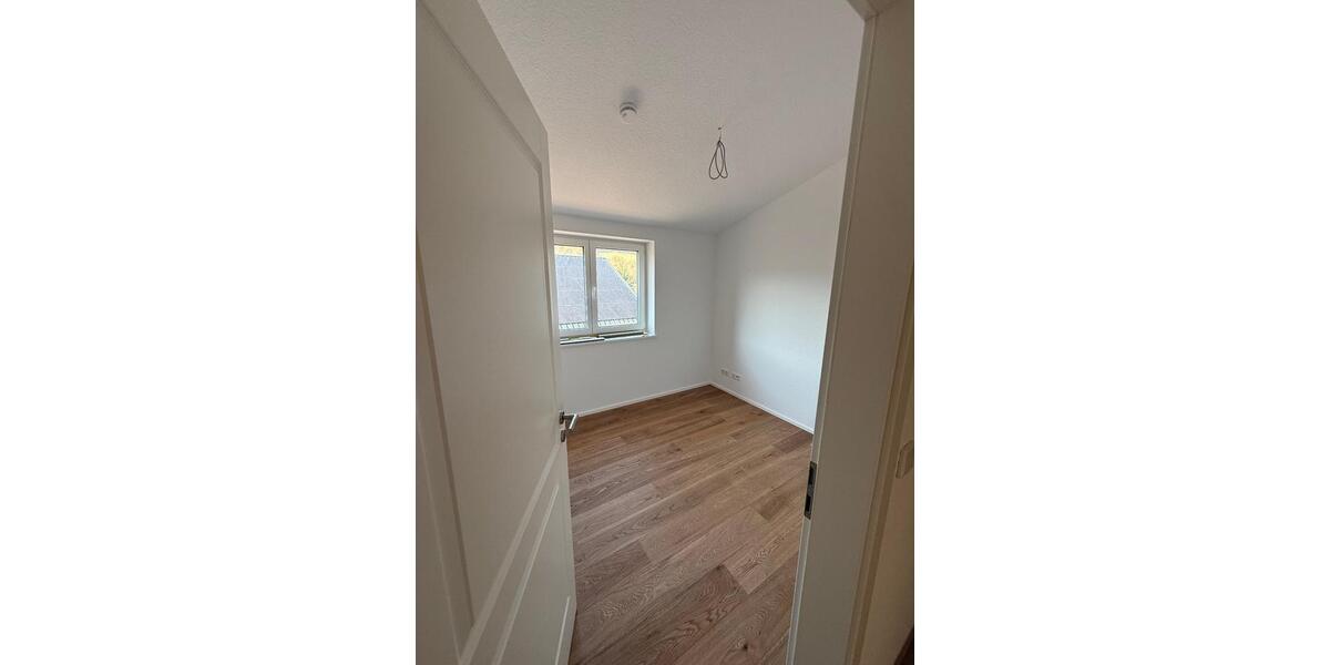 Dachgeschoßwohnung Spangenberg - 3 Zimmer, 79 m&sup2;, 890&euro; | Angebot:25811210