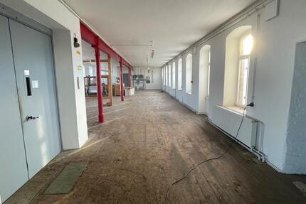 362 m² zB als Werkstatt,Atelier,Lagerraum,Hobbyraum zu vermieten zimmer