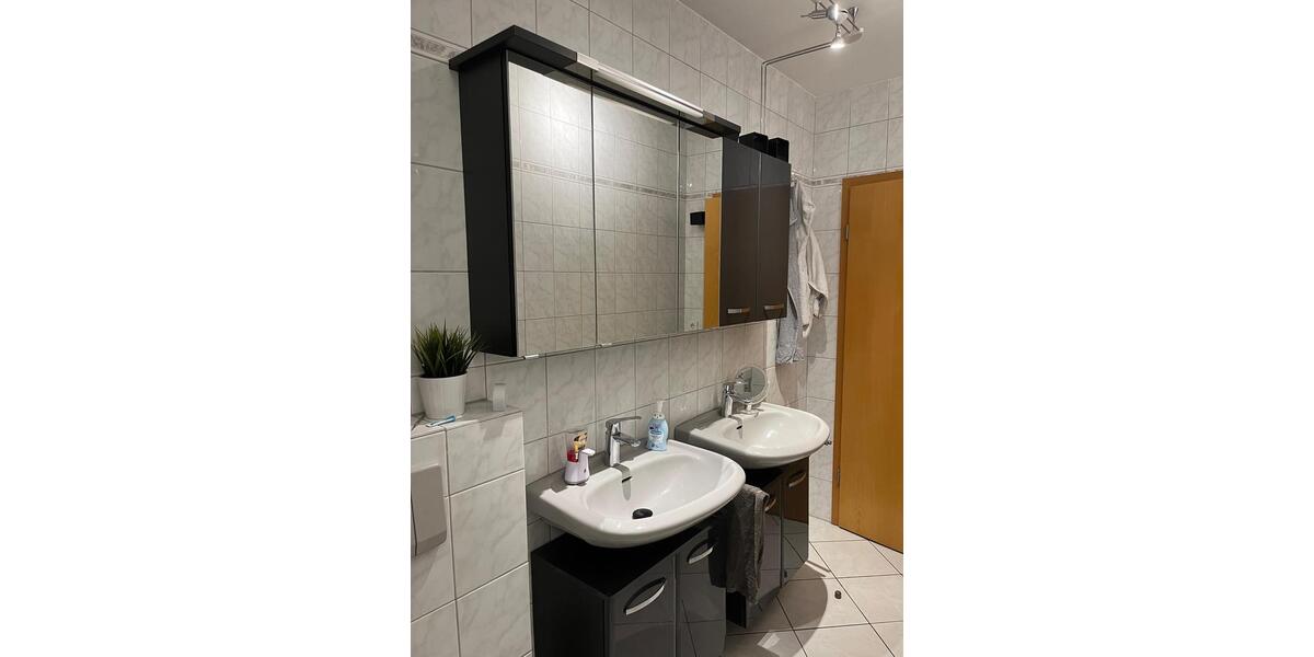 Etagenwohnung Porta Westfalica - 4 Zimmer, 92 m&sup2;, 880&euro; | Angebot:25151053