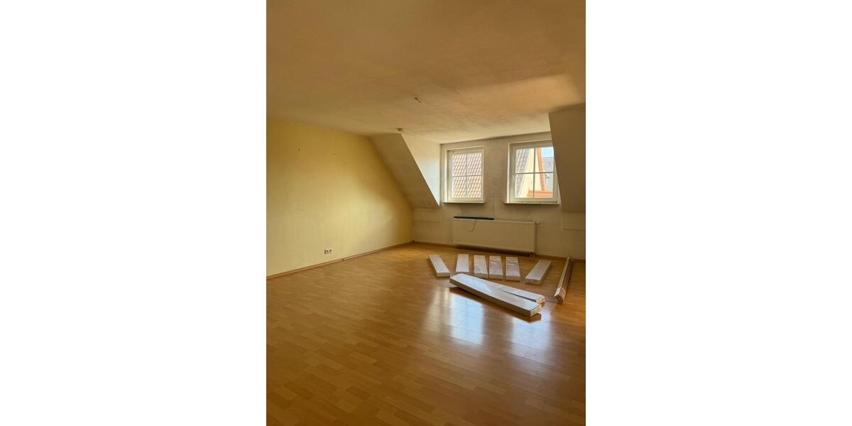 Dachgeschoßwohnung Mommenheim - 4 Zimmer, 94 m&sup2;, 800&euro; | Angebot:26507351