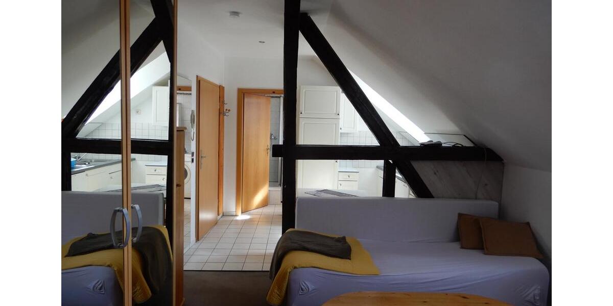 Dachgeschoßwohnung Stendal - 1 Zimmer, 30 m&sup2;, 300&euro; | Angebot:25229332