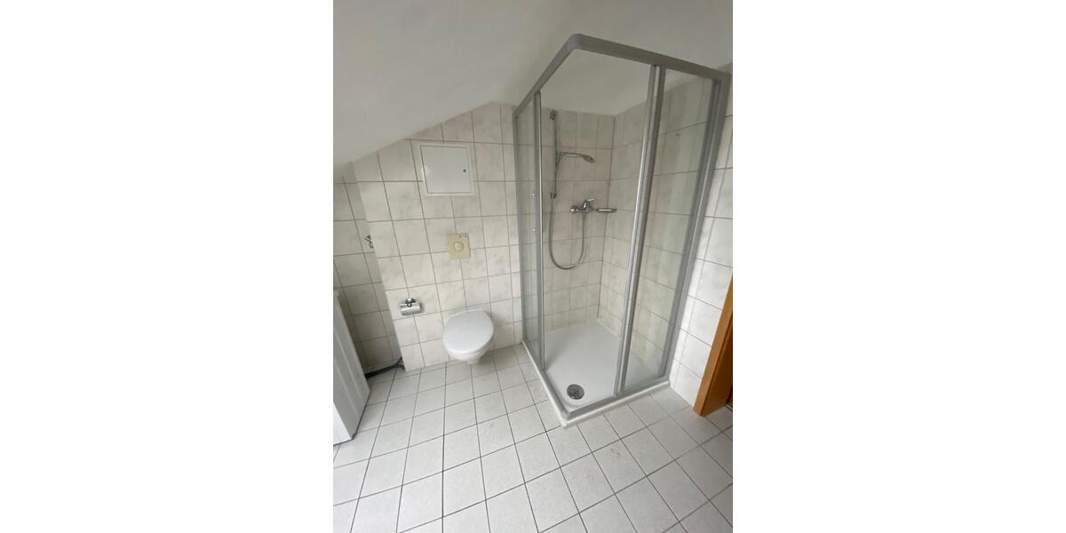 Dachgeschoßwohnung Zeitz - 2 Zimmer, 45 m&sup2;, 270&euro; | Angebot:24845115