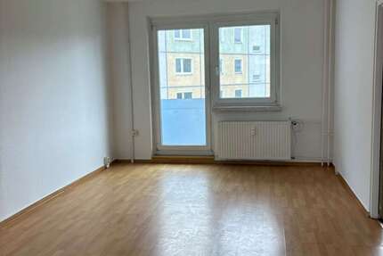 Wohnung Olbersdorf - 3 Zimmer, 68 m&sup2;, 269&euro; | Angebot:26901679