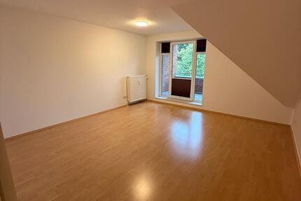Helle 3-Zimmer-Dachgeschosswohnung mit Balkon und EBK 3 zimmer