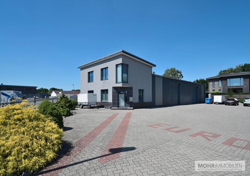 Top ausgestattete Gewerbeeinheit mit Büro und beheizter Lagerhalle in Sandkrug