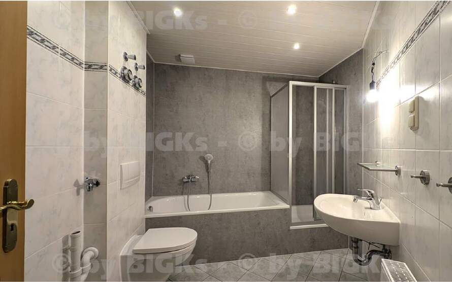 BIGKs - Suhl Mitte: 3-Zimmer Wohnung,sep.Küche&Bad mit Wanne u.Dusche (-;) 3 zimmer