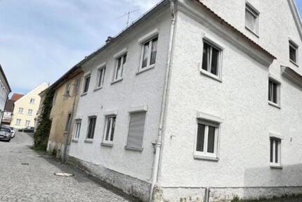 Haus Weißenhorn - 8 Zimmer, 224 m&sup2;, 1.700&euro; | Angebot:25498251