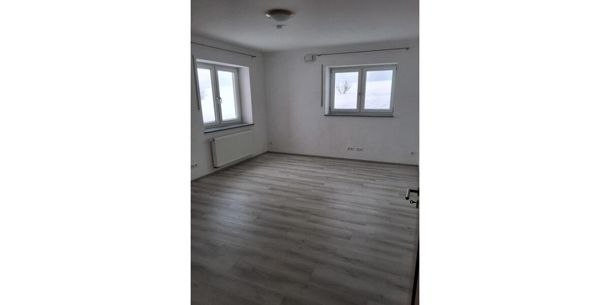 Etagenwohnung Oberviechtach - 2 Zimmer, 115 m&sup2;, 700&euro; | Angebot:24658291