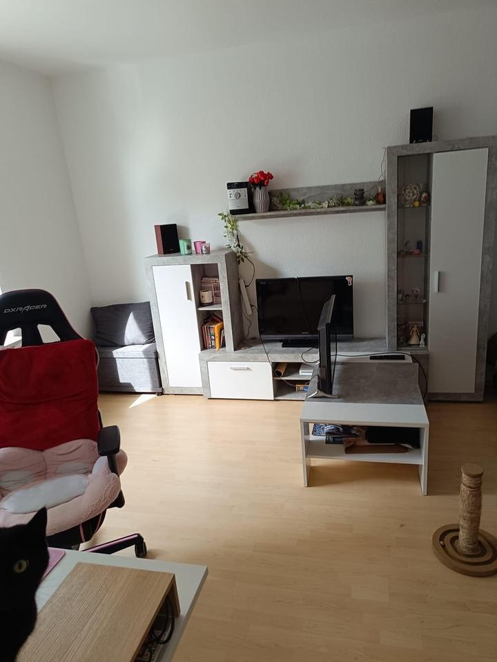 Schöne 2 Zimmer-Wohnung, 63 qm, Balkon, große Küche, Diele, Bad, Ecke WittenerLindenhauser Str.