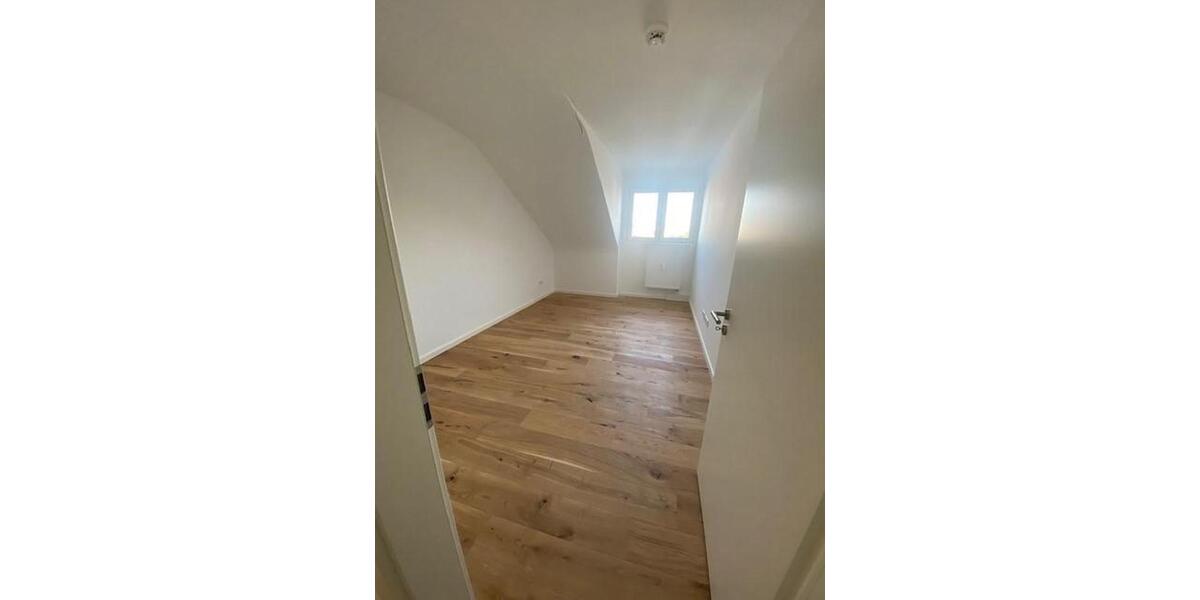 Dachgeschoßwohnung Offenbach am Main Hafen - 2 Zimmer, 46 m&sup2;, 950&euro; | Angebot:25757393