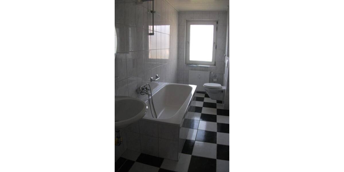 Erdgeschoßwohnung Söhlde - 4 Zimmer, 112 m&sup2;, 900&euro; | Angebot:25283113