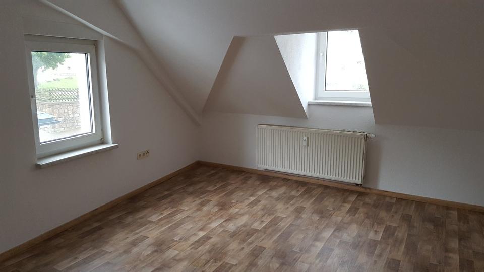 Dachgeschoßwohnung Auerbach/Vogtland Vogtland - 2 Zimmer, 40 m&sup2;, 220&euro; | Angebot:24891378