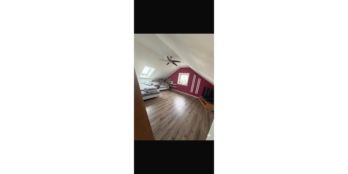 Dachgeschoßwohnung Schleiz - 3 Zimmer, 95 m&sup2;, 700&euro; | Angebot:26539582