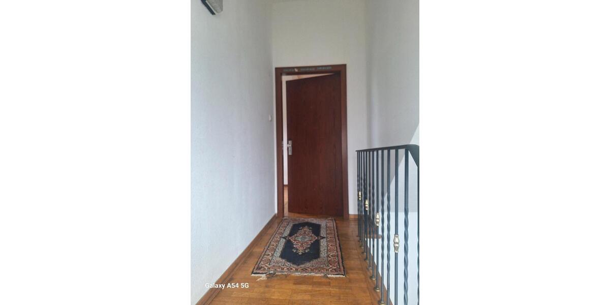 Etagenwohnung Mönchengladbach Nord - 5 Zimmer, 170 m&sup2;, 2.000&euro; | Angebot:25287080