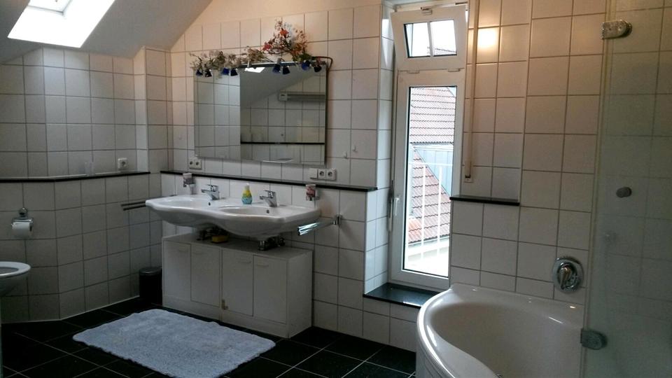 Dachgeschoßwohnung Weingarten - 2 Zimmer, 89 m&sup2;, 1.350&euro; | Angebot:24657063