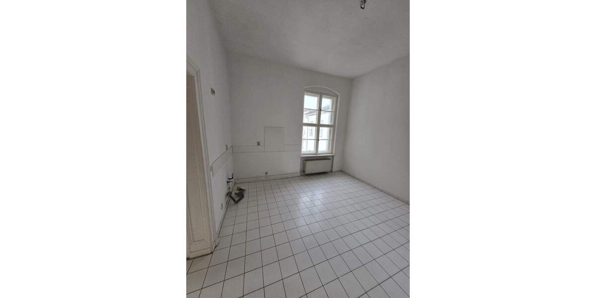 Etagenwohnung Frankfurt (Oder) Frankfurt - 4 Zimmer, 135 m&sup2;, 995&euro; | Angebot:25700933
