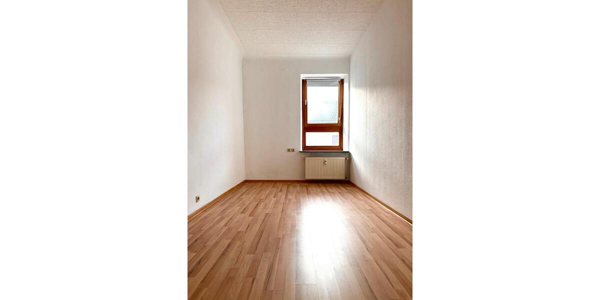 Etagenwohnung Saarlouis - 1 Zimmer, 98 m&sup2;, 690&euro; | Angebot:25838092