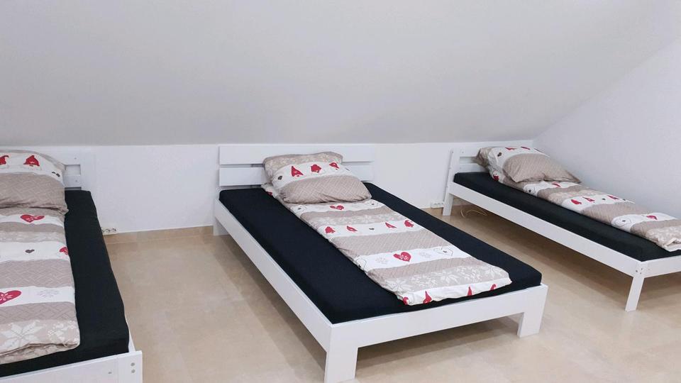 Wohnen auf Zeit Hammersbach - 3 Zimmer, 126 m&sup2;, 30&euro; | Angebot:26624814