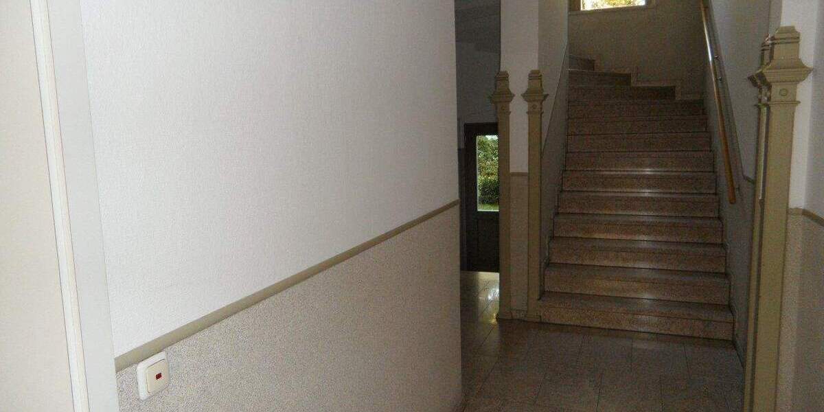 auch WG geeignet !!! Toll sanierte Wohnung, zentrumsnah, Balkon, Parkett, Vorratsraum 2 zimmer