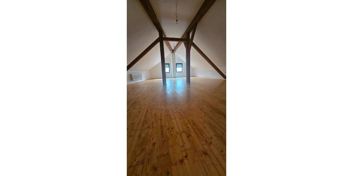 Einfamilienhaus Waldmünchen - 9 Zimmer, 300 m&sup2;, 1.500&euro; | Angebot:26594504