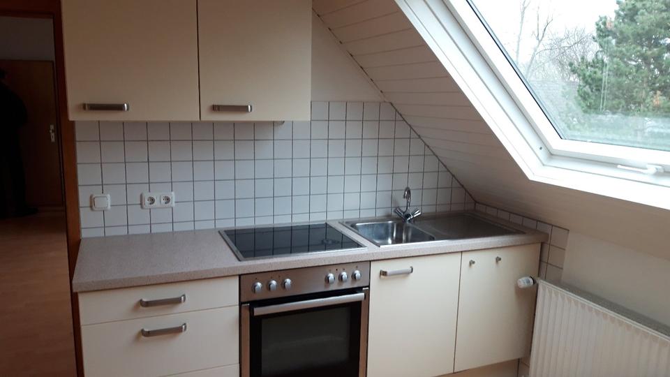 Dachgeschoßwohnung Essen Stadtbezirk VII - 2.5 Zimmer, 48 m&sup2;, 570&euro; | Angebot:26153579