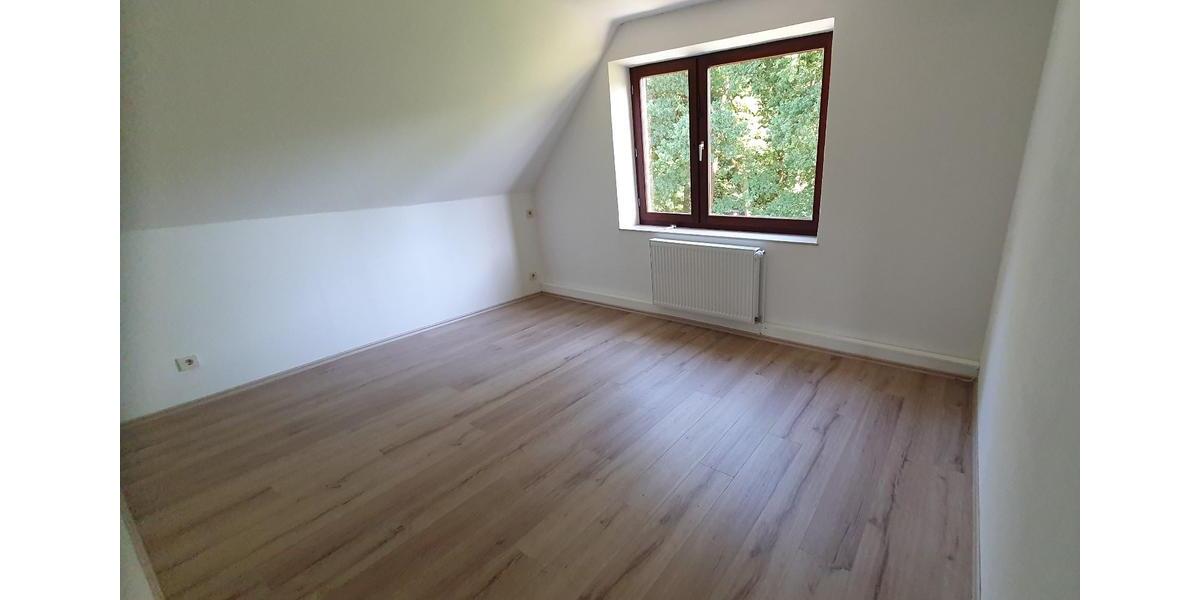 Dachgeschoßwohnung Soltau - 4 Zimmer, 94 m&sup2;, 900&euro; | Angebot:25946946
