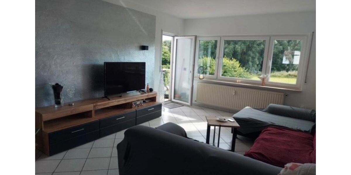 3 Zimmer Wohnung neu renoviert am Feldrand ruhig gelegen 3 zimmer