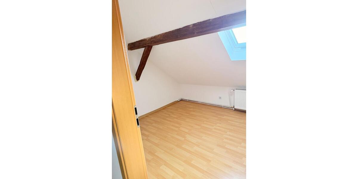 Dachgeschoßwohnung Ronshausen - 3 Zimmer, 70 m&sup2;, 700&euro; | Angebot:26243014