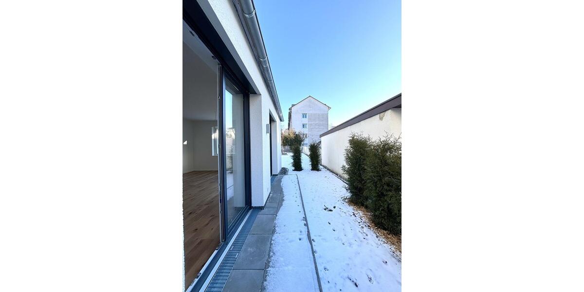 Erdgeschoßwohnung Sindelfingen - 2 Zimmer, 89 m&sup2;, 1.380&euro; | Angebot:24400067