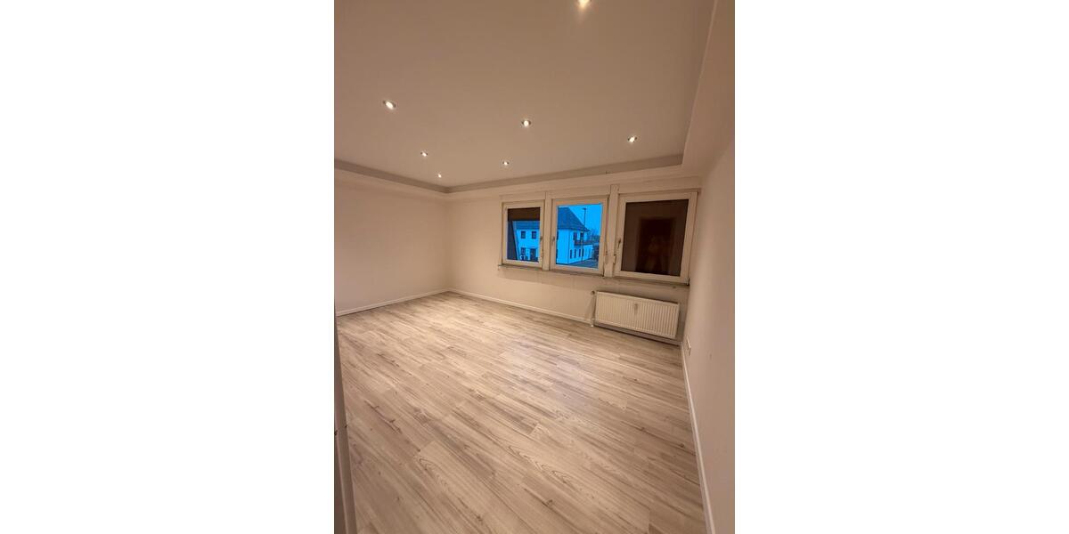 Dachgeschoßwohnung Bremen Neustadt - 6.5 Zimmer, 158 m&sup2;, 1.800&euro; | Angebot:25236213