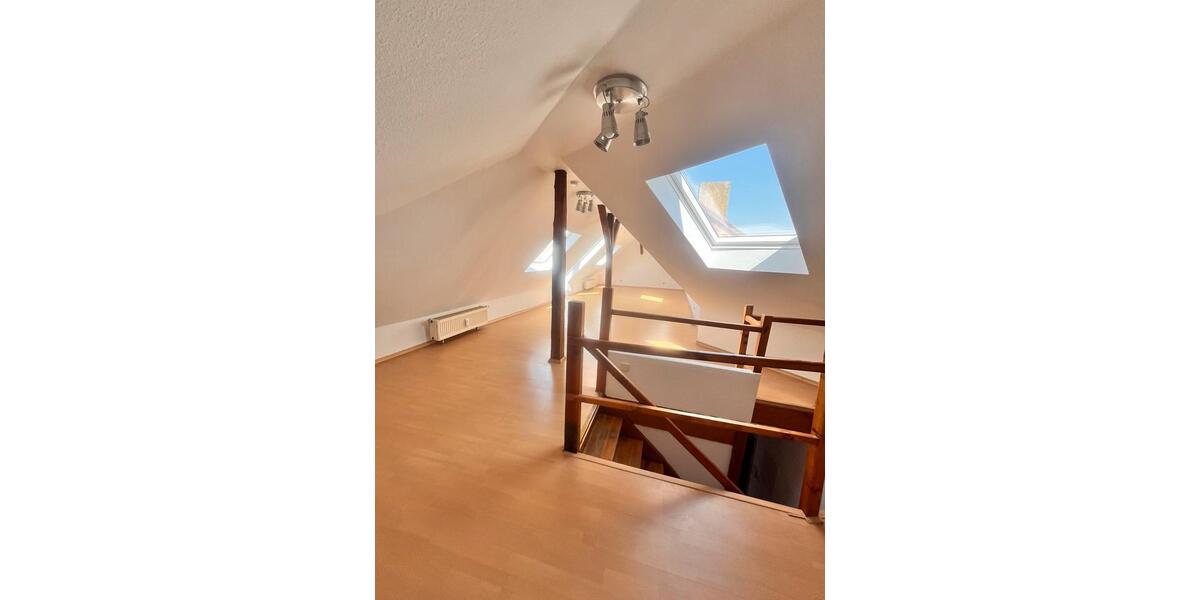 Dachgeschoßwohnung Sankt Ingbert - 5 Zimmer, 125 m&sup2;, 1.080&euro; | Angebot:25297345