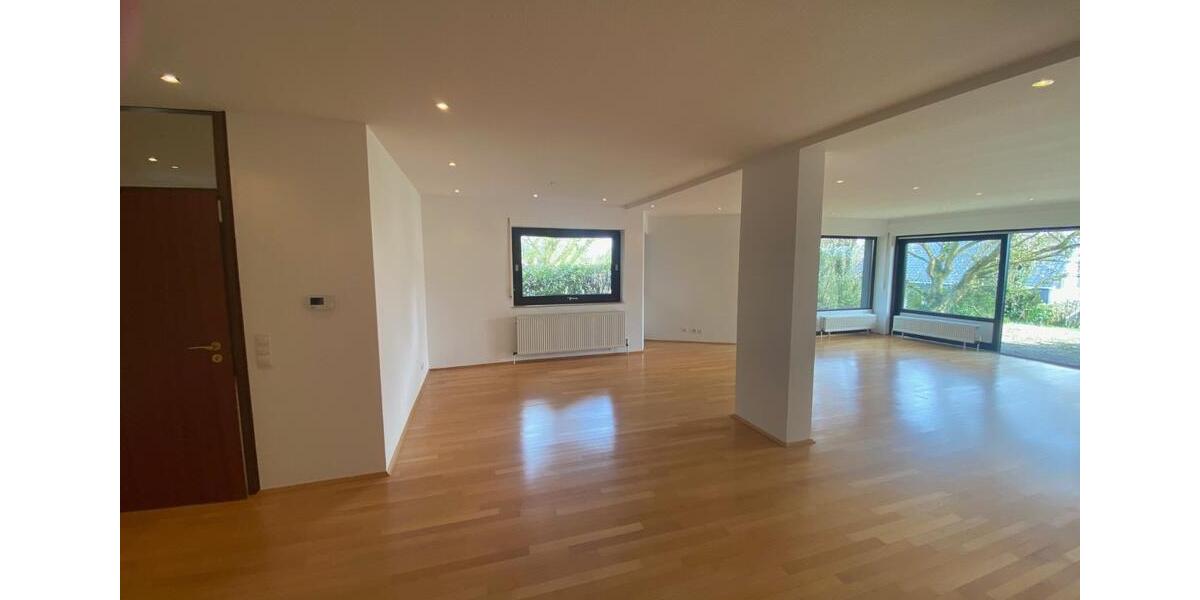 Erdgeschoßwohnung Bonn Bad Godesberg - 3 Zimmer, 151 m&sup2;, 2.280&euro; | Angebot:25807104